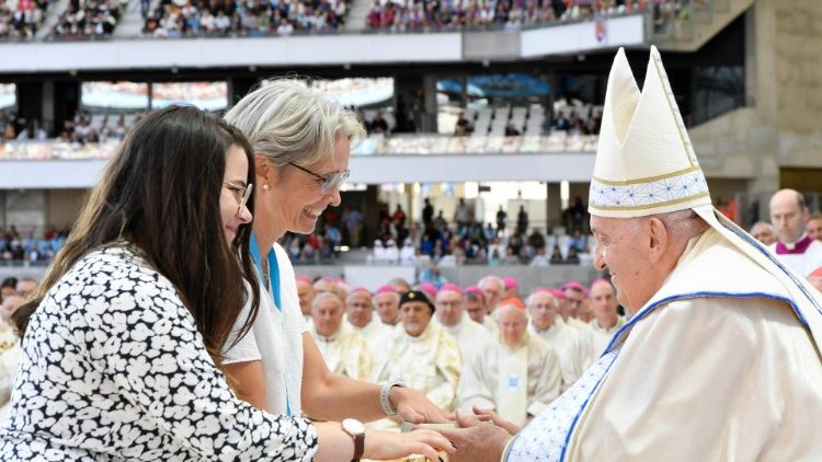 Kristo Yesu ni chemchemi ya imani na nuru ya Mataifa