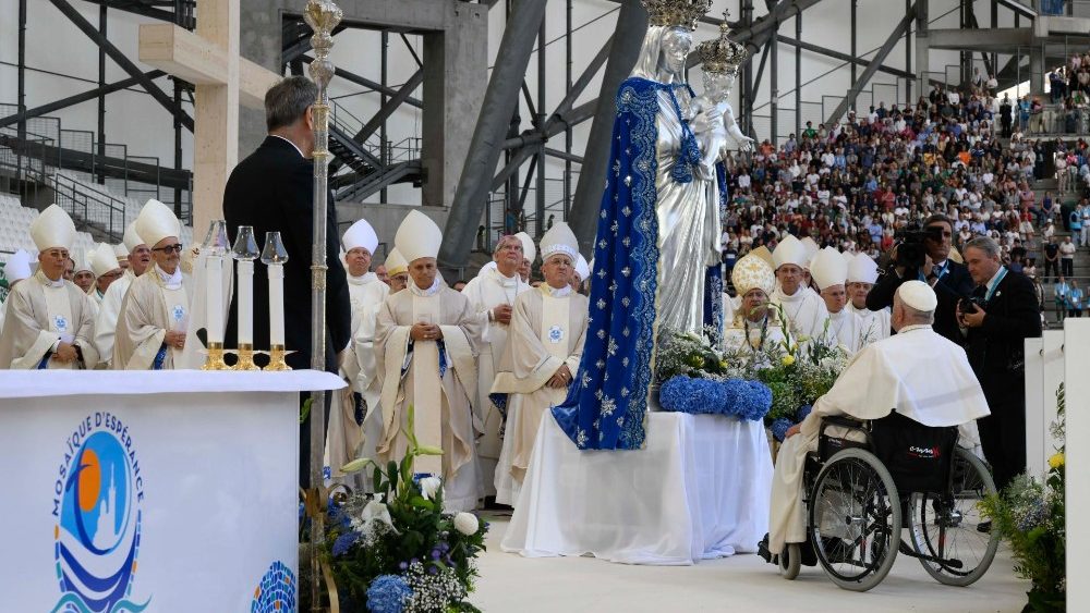 Papa Franjo u Marseilleu - Misa na Stadionu Vélodrome