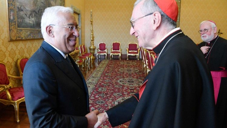 Kardināls Parolins tiekas ar Portugāles premjerministru