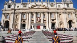 2023: Heilige Messe mit neuen Kardinälen auf dem Petersplatz  