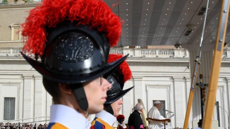 Un'immagine dell'udienza generale in Piazza San Pietro