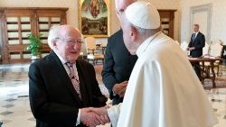 Michael D. Higgins und Papst Franziskus