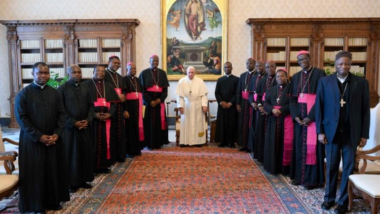 ബെനിൻ മെത്രാൻസമിതി ഫ്രാൻസിസ് പാപ്പായെ കാണാനെത്തിയപ്പോൾ - ഫയൽ ചിത്രം