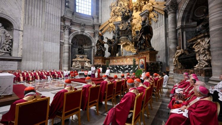 Alcuni cardinali e vescovi concelebranti