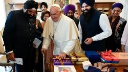 Pope Francis receives members of the Sikh Delegation from Guru Nanak Darbar Dubai, United Arab Emirates