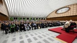Audiencia del Papa con los participantes en el Encuentro Internacional de rectores y operadores de Santuarios.