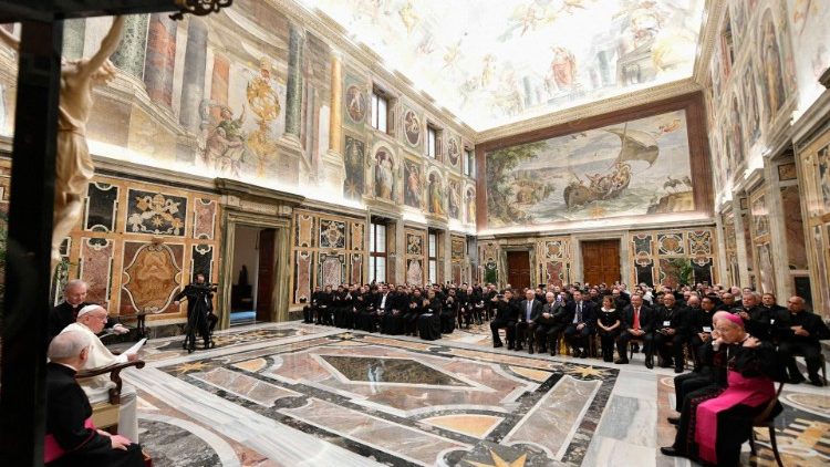 Papa durante seu discurso aos sacerdotes