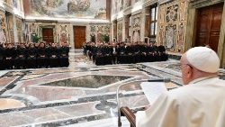 Encontro do Papa na Sala Clementina com os peregrinos da Arquidiocese de Ozamiz, nas Filipinas (Vatican Media)