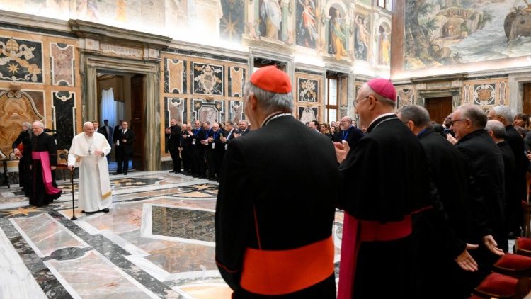 In der Sala Clementina im Vatikan
