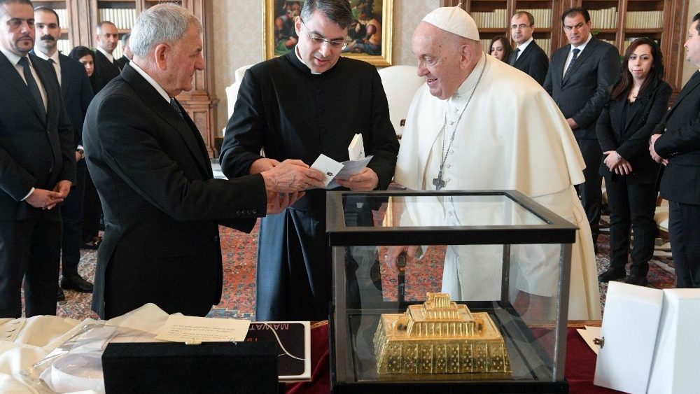 Abdel Latif Jamal Rachid, président de la République d'Irak, reçu en audience par le Pape, le 18 novembre 2023. 