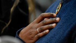 Francesco: diamo "corpo e cuore” al Vangelo in mezzo alle sfide di guerre e povertà