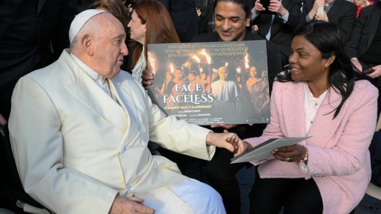 Pope Francis meets the director and producer of "Face of the Faceless"