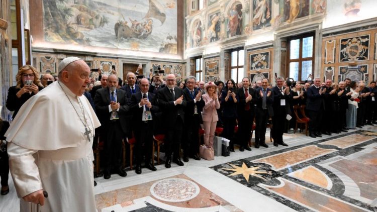 Il Papa incontra le delegazioni della Fisc, dell'Unione Stampa Periodica Italiana, della Associazione Corallo e dell'Associazione Cittadini Mediali AIART