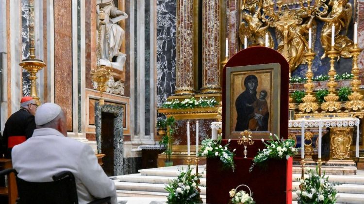 Pope Francis in prayer before the icon of Mary, Salus Populi Romani (protectress of the Roman people), on 8 December 2023 