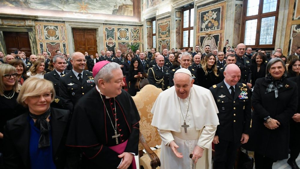 Papa recebe membros da Aeronáutica Militar Italiana