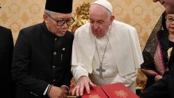 Michael Trias Kuncahyono, Đại sứ Indonesia cạnh Tòa Thánh trình ủy nhiệm thư