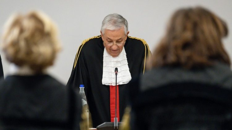 Заключнае пасяджэнне судовага працэсу аб фінансавых злоўжываннях