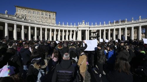 Папа: послідовним життям і служінням бути свідками Ісусового світла