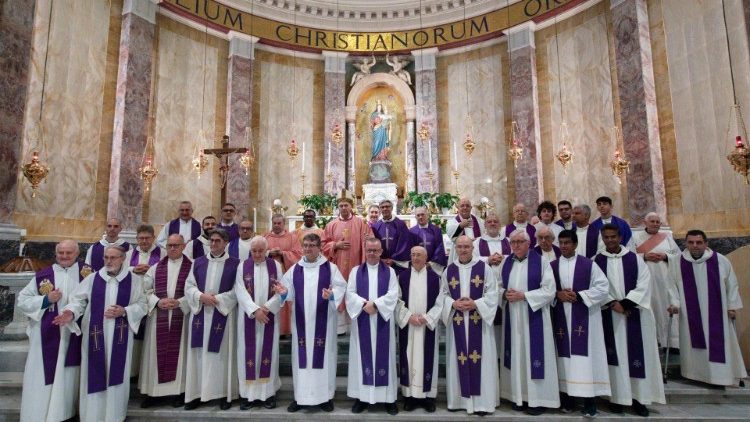 El cardenal Ángel Fernandez tomó posesión de su iglesia titular en Roma