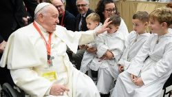 Pope Francis meets 'Pueri Cantores' International Federation