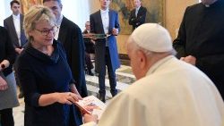 Papst Franziskus bei der Begegnung mit deutschen katholischen Medienschaffenden