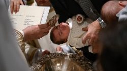 Keresztelés és szentségkiszolgáltatás az egyház liturgikus rendje szerint   