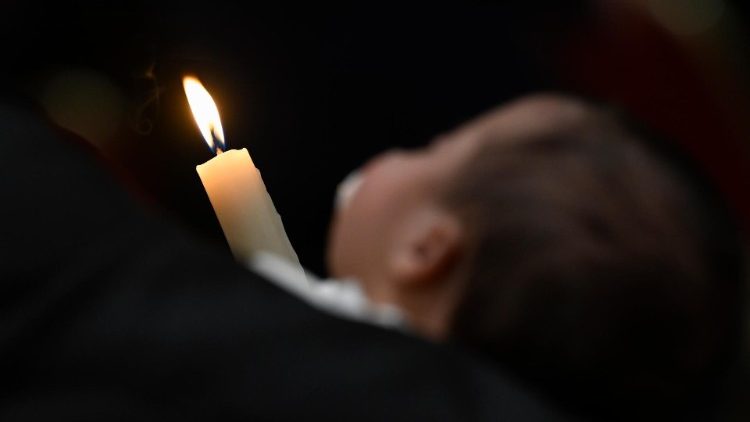 A keresztség tényét a legpontosabban rögzíteni kell az anyakönyvben - az adat mindvégig megmarad  