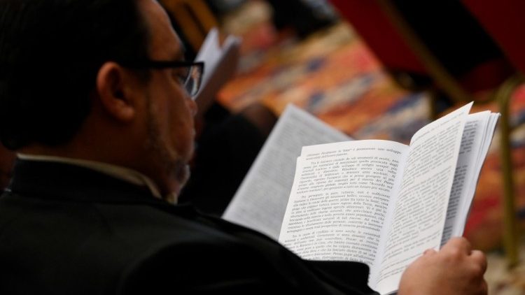 Il discorso del Papa distribuito agli ambasciatori