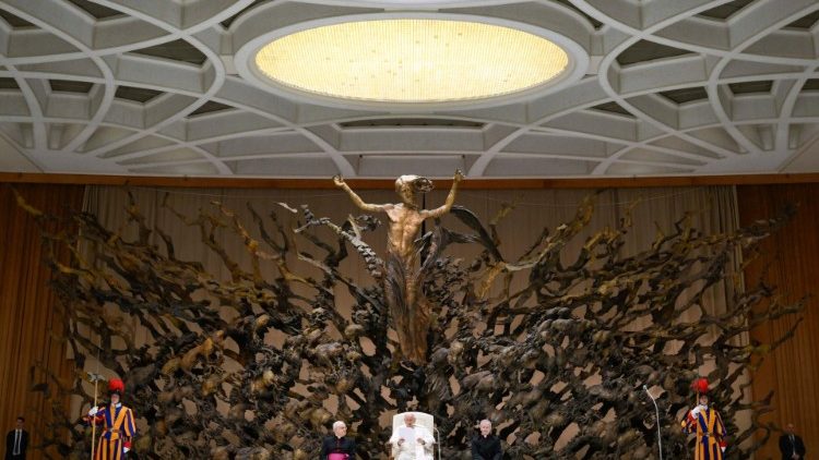 Pódium auly Pavla VI. při generální audienci ve středu 10. ledna