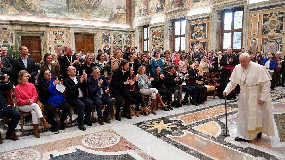 Audiência do Papa aos participantes do Simpósio "Universidade de Comunicadores da Igreja", França (Vatican Media) 