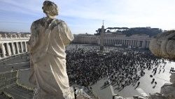 Der Petersplatz beim Angelus an diesem Sonntag