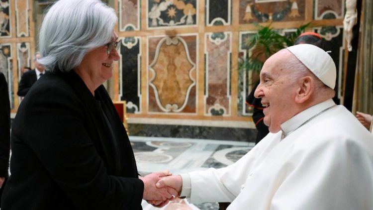El saludo al Papa de la Presidenta del Comité Rosy Bindi
