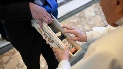 Da durfte ein guter Tropfen nicht fehlen: Franziskus empfängt italienische Weinhändler und Winzer