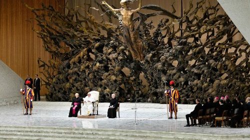 Папа: скупость – болезнь сердца, а не кошелька