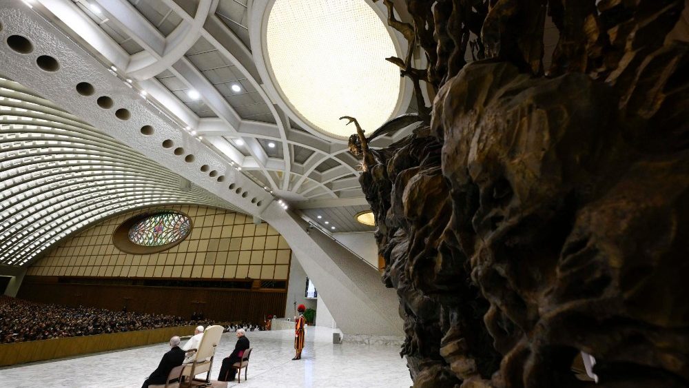 Jovens músicos da Orquestra Maré do Amanhã, durante a Audiência Geral com o Papa Francisco 