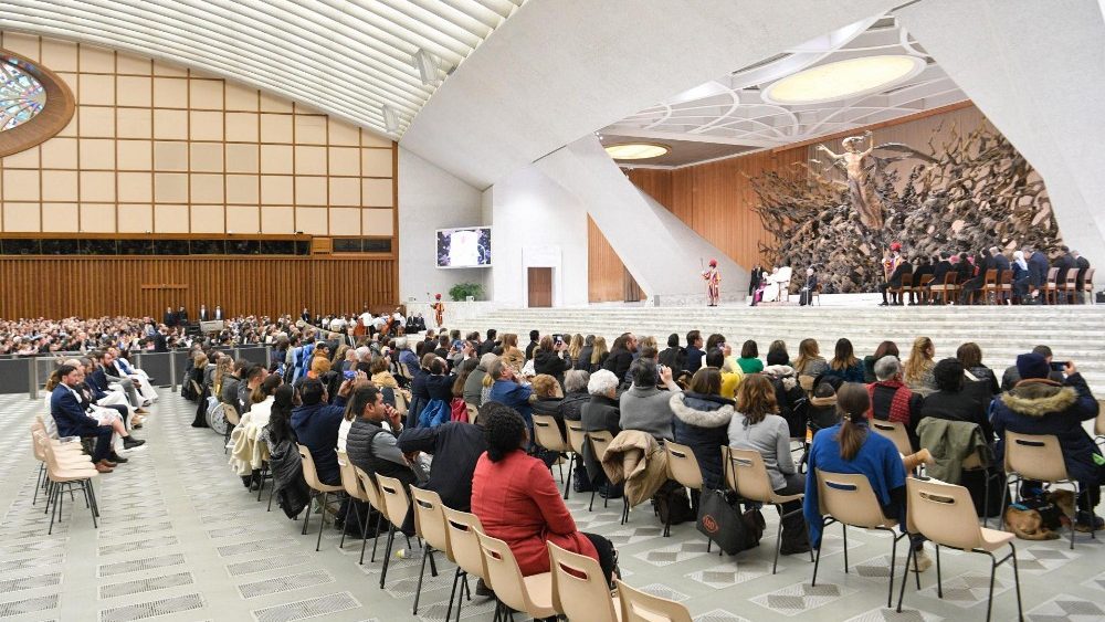 Jovens músicos da Orquestra Maré do Amanhã, durante a Audiência Geral com o Papa Francisco 
