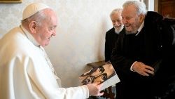 Papa Franjo primio Kika Argüella, začetnika Neokatekumenskog puta