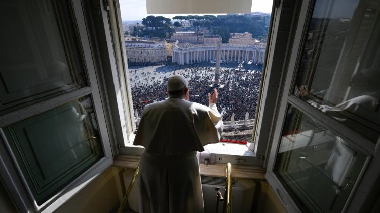 Papa Francesco durante l'Angelus