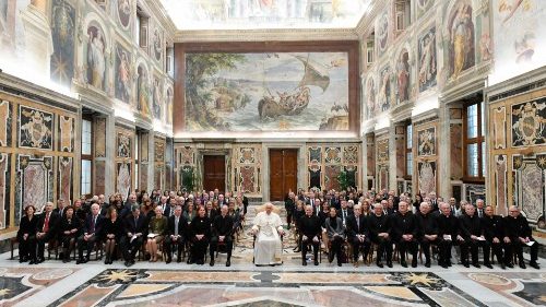 François: l'enseignement catholique, passerelle vers un monde meilleur