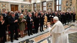 O Papa recebe uma delegação da Universidade de Notre Dame