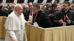 ‘사제 지속 양성을 위한 국제 회의’ 참석자들을 만난 교황