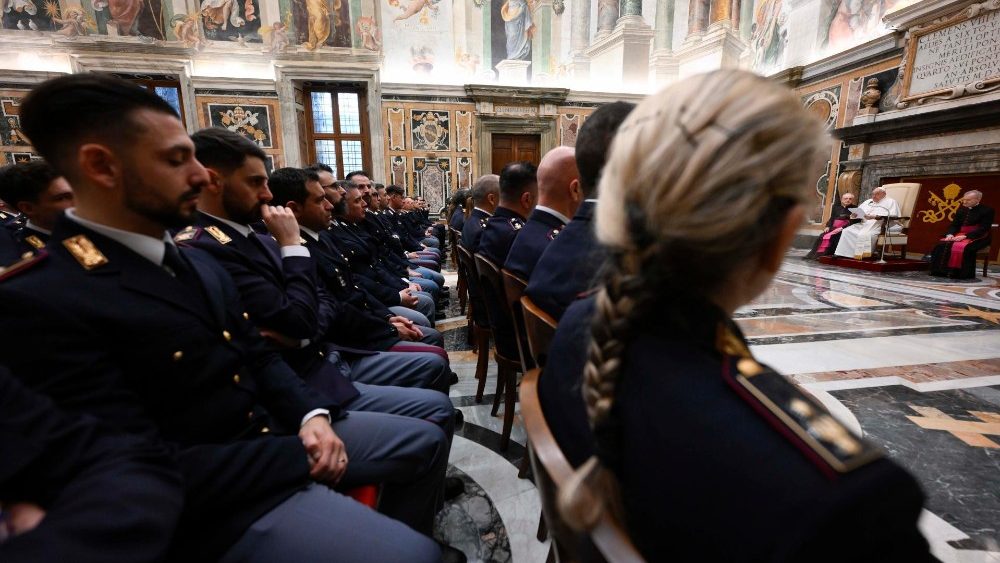 Аўдыенцыя для італьянскіх паліцэйскіх