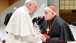 Папа Францішак і кардынал Эрнэст Сымані