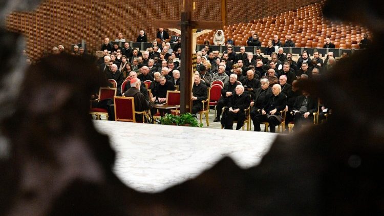 Le cardinal a prêché devant les membres de la Curie romaine. 