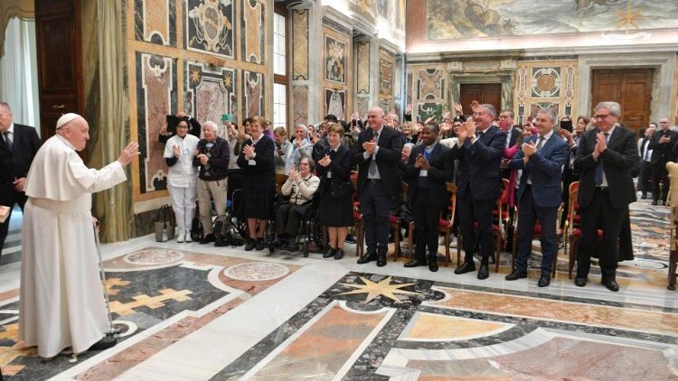 Rencontre entre le Pape et les participants au 2e séminaire de la chaire de l'hospitalité».