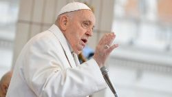 Paavi Franciscus yleisaudienssissa: Ylpeys on paheiden mahtava kuningatar