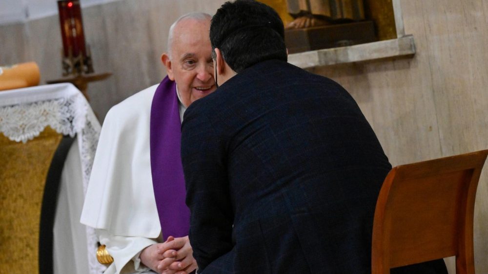 Папа Францішак у рымскай парафіі святога Пія V