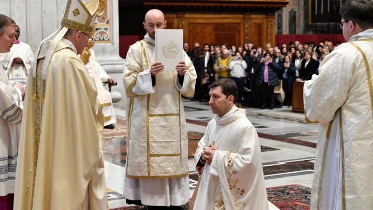 帕罗林枢机祝圣圣座驻巴拉圭新大使特图罗为主教