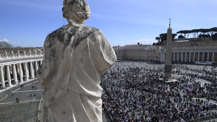 Una panoramica di piazza San Pietro