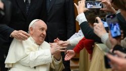 O Pontífice recebeu funcionários e dirigentes da RAI na Sala Paulo VI